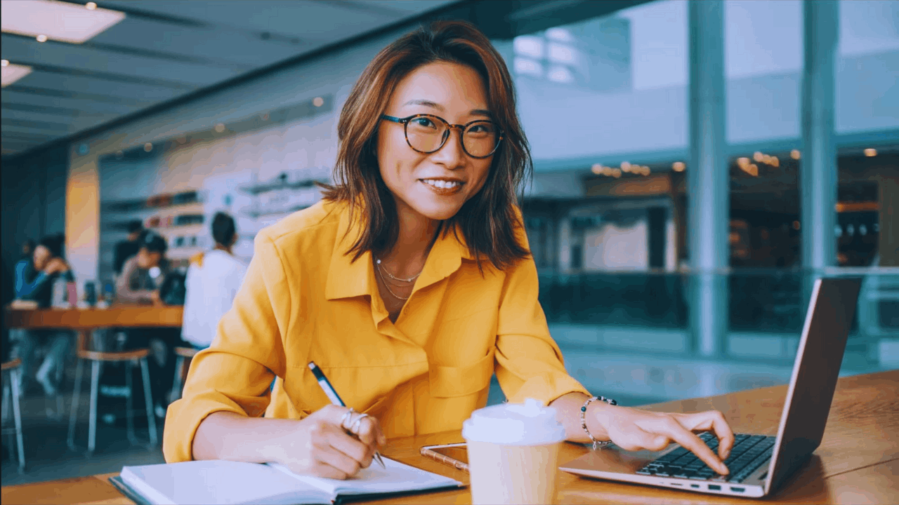 Top Tips to Increase Your Freelance Income in 2025