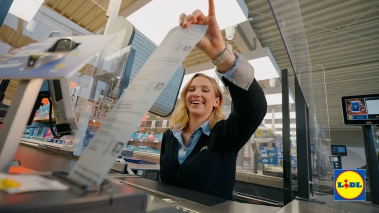 Working at Lidl: Guide to Store and Warehouse Jobs (Salaries Included)